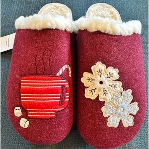 Lands End women’s slippers size 9